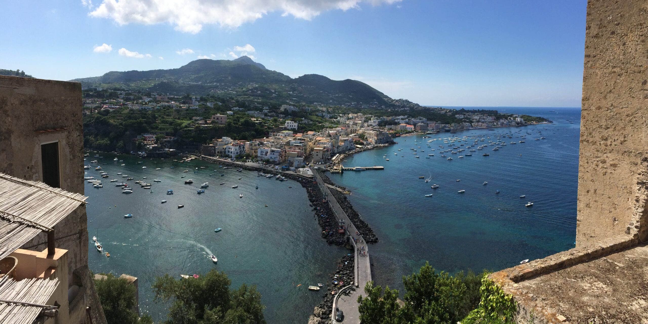 L'isola di Ischia è Covid-free? Allora gli hotel devono muoversi ORA!